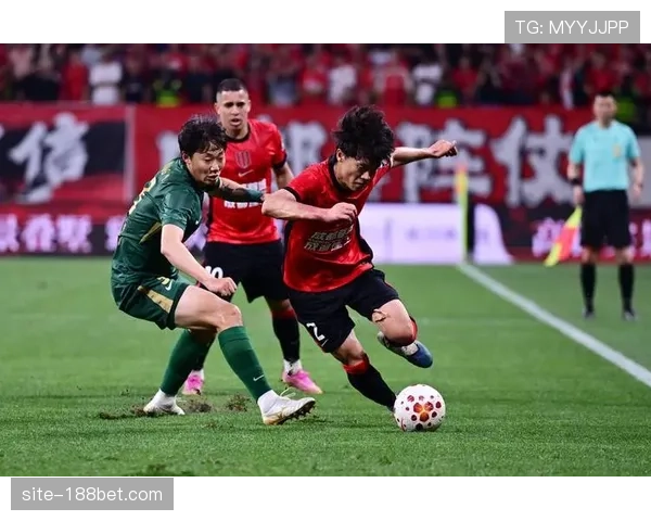 成都蓉城4球零封浙江队 主场强势延续领跑势头